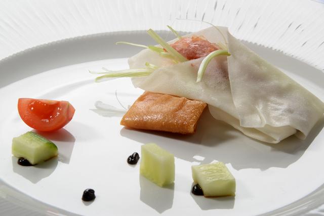 Fried Eisbein with spiced salt and Spring Roll Wrappers